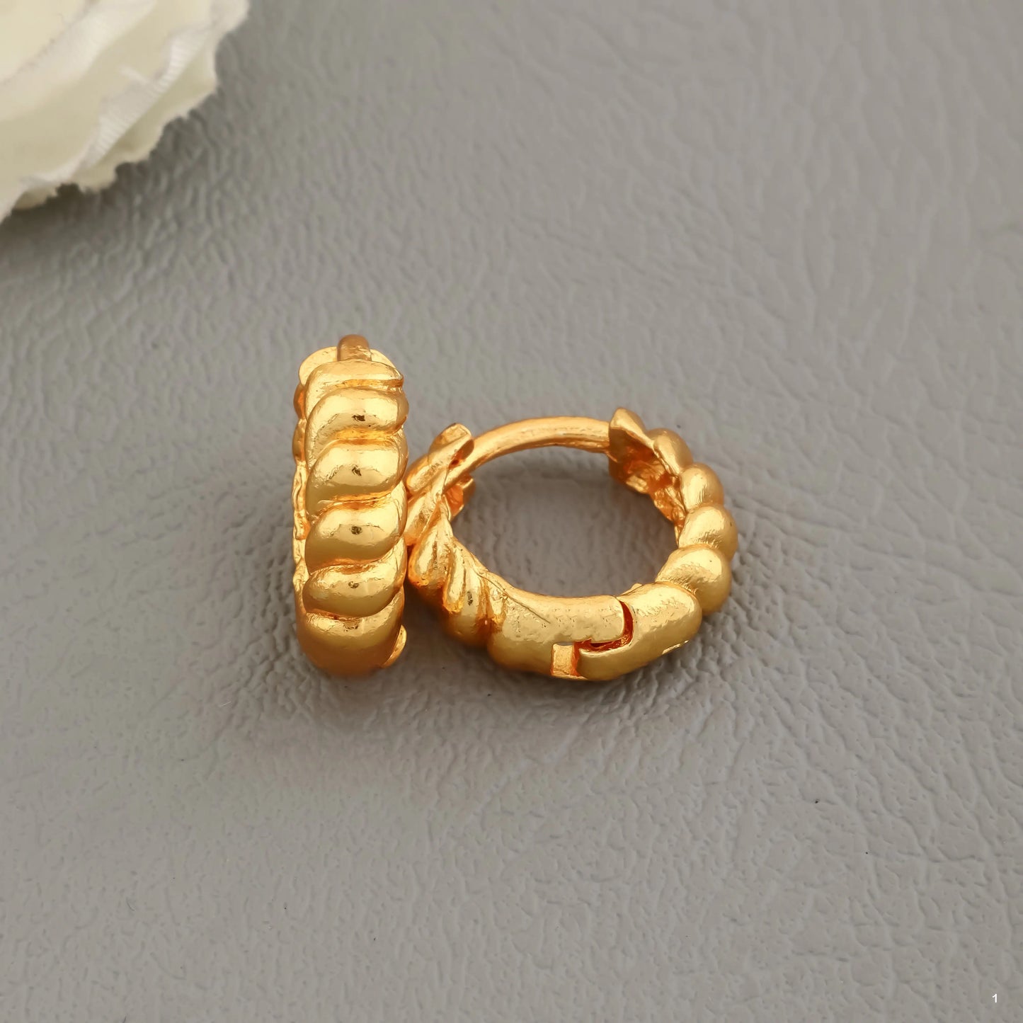 Gold-Plated Leaf Design Hoop Earrings for Women – Stylish Daily Wear Jewelry