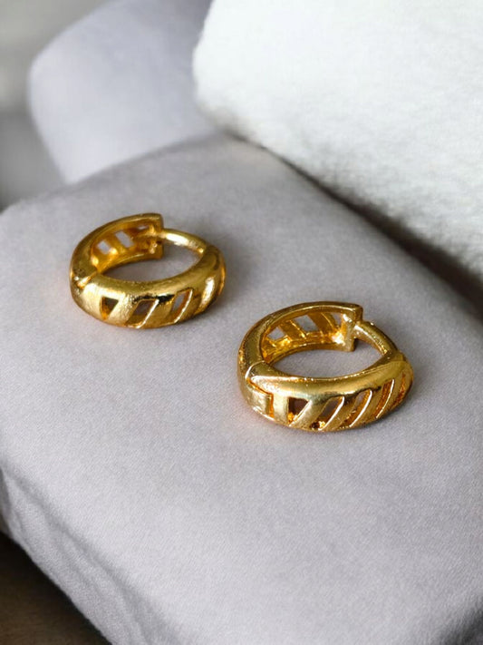 Gold-Plated Leaf Design Hoop Earrings for Women – Stylish Daily Wear Jewelry