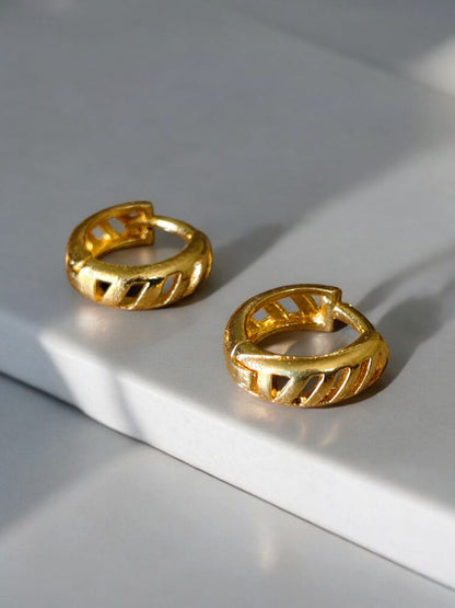 Gold-Plated Leaf Design Hoop Earrings for Women – Stylish Daily Wear Jewelry