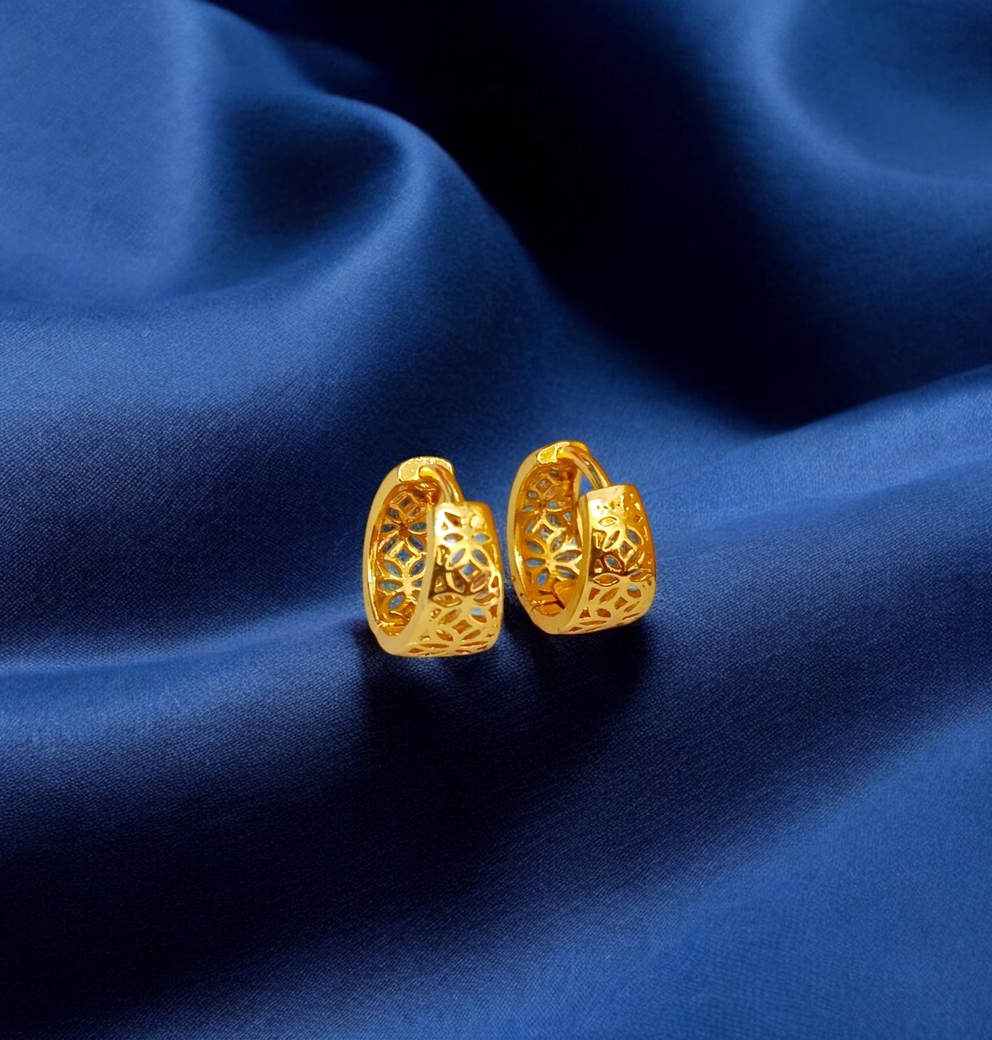 Gold-Plated Leaf Design Hoop Earrings for Women – Stylish Daily Wear Jewelry