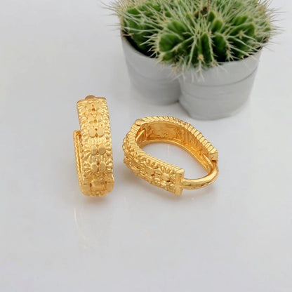 Gold-Plated Leaf Design Hoop Earrings for Women – Stylish Daily Wear Jewelry