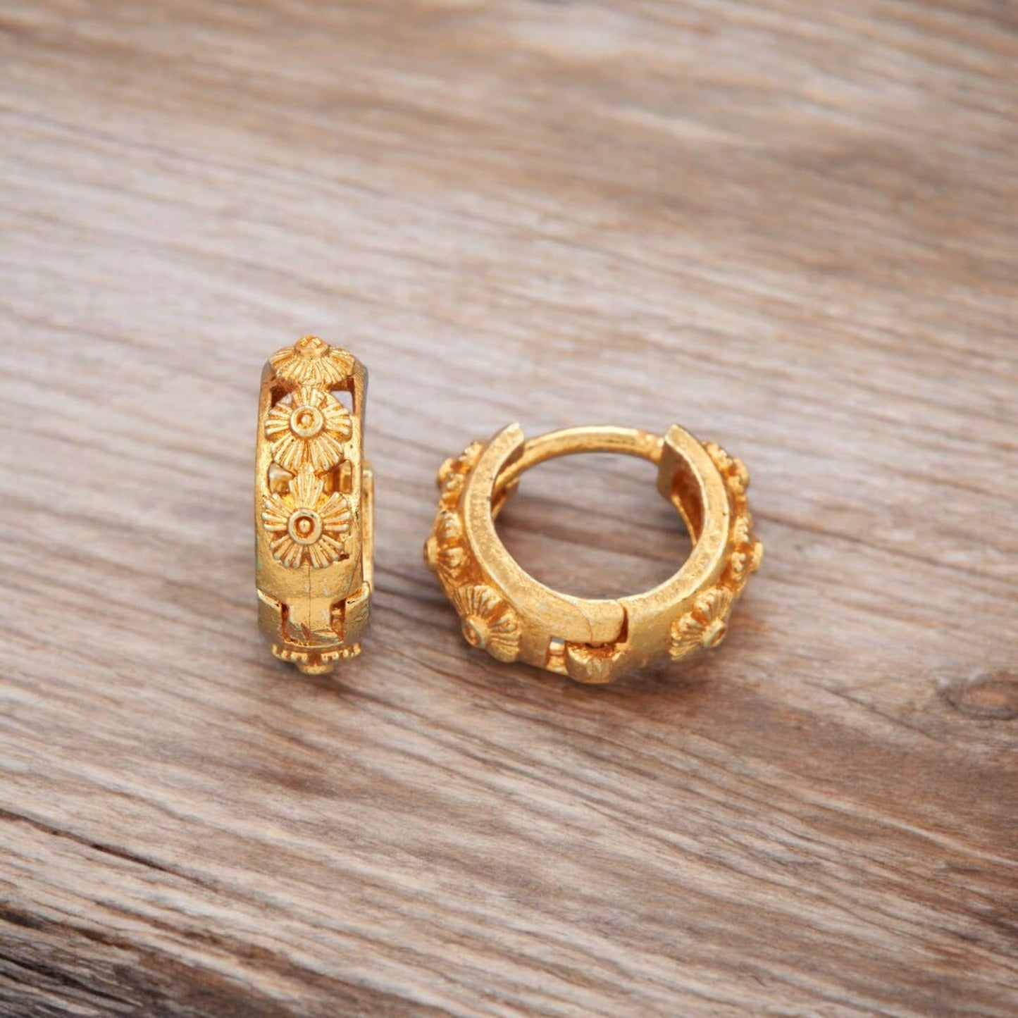 Gold-Plated Leaf Design Hoop Earrings for Women – Stylish Daily Wear Jewelry